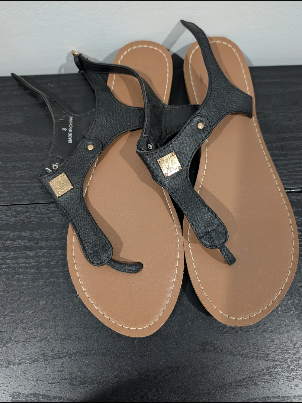 New York & Company Black and Brown Toe-Post Sandals Size 8